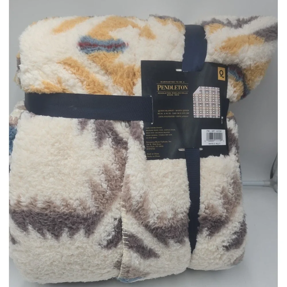 *NEW*Pendleton Ultra Soft Plush Blanket- Manta Queen Size